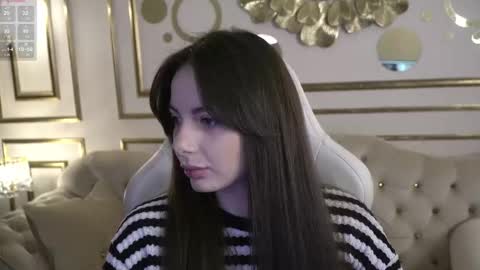 Alisa online show from February 2025 07:49:01 PM