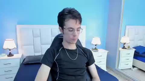 viktornoir online show from September 2025 10:43:02 PM
