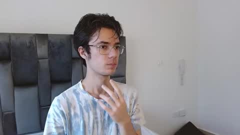 viktornoir online show from October 2025 01:45:01 PM