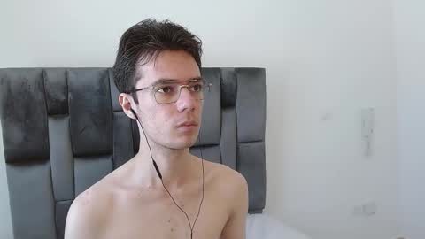 viktornoir online show from November 2025 03:01:01 PM