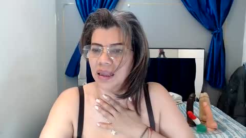 Snapshot of vikyadams chatting on January 2025 01:13:01 PM VIKY ADAMS online show from January 2025 01:13:01 PM
