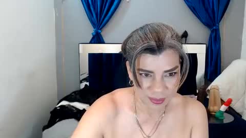 Snapshot of vikyadams chatting on February 2025 01:19:02 PM VIKY ADAMS online show from February 2025 01:19:02 PM