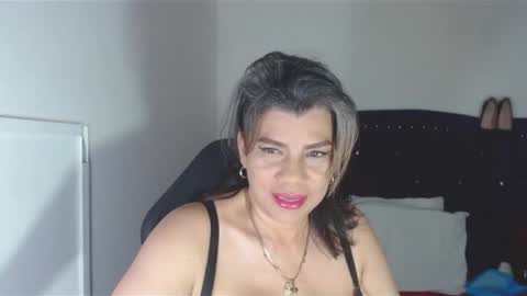 Snapshot of vikyadams chatting on February 2025 08:10:01 PM VIKY ADAMS online show from February 2025 08:10:01 PM