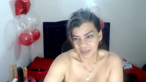 Snapshot of vikyadams chatting on February 2025 05:36:01 PM VIKY ADAMS online show from February 2025 05:36:01 PM