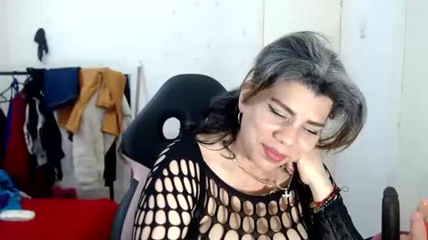 Snapshot of vikyadams chatting on March 2025 02:38:02 AM VIKY ADAMS online show from March 2025 02:38:02 AM