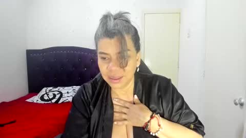 Snapshot of vikyadams chatting on September 2025 11:01:01 AM VIKY ADAMS online show from September 2025 11:01:01 AM