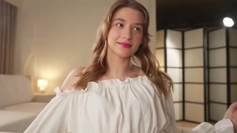 Lana online show from October 2025 11:55:01 AM