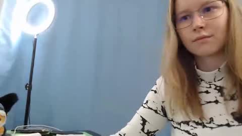 Villena online show from October 2025 01:42:01 PM