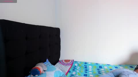 Snapshot of vinaly_y chatting on October 2025 07:01:02 PM Vinaly online show from October 2025 07:01:02 PM