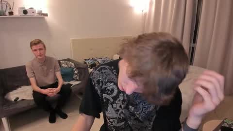 Dimoooooon online show from November 2025 08:51:01 PM