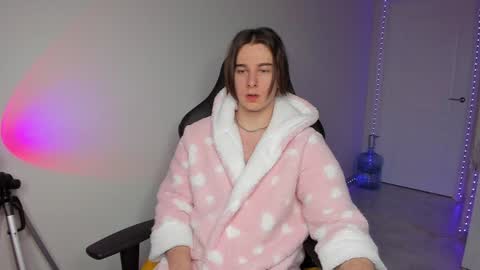 Vincent Strong online show from January 2025 07:27:02 AM