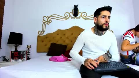 Snapshot of vincent_and_mishell chatting on September 2025 11:42:01 AM Vinvent and Mishell online show from September 2025 11:42:01 AM