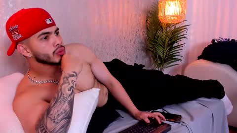 Vincent online show from October 2025 04:10:02 AM