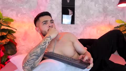 Vincent online show from October 2025 03:27:01 AM