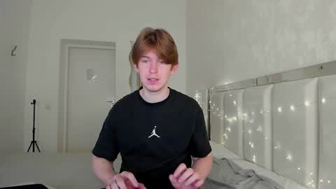 Vincent online show from October 2025 05:38:02 AM