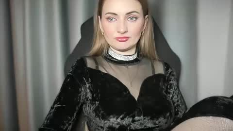 Funny  girl online show from December 2024 08:47:01 PM