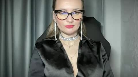 Funny  girl online show from February 2025 02:21:02 PM