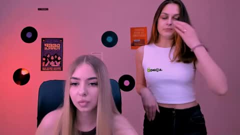 viola_sweet_ online show from May 2026 10:00:02 AM