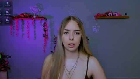 Snapshot of viola_sweet_ chatting on May 2026 08:43:02 AM viola_sweet_ online show from May 2026 08:43:02 AM