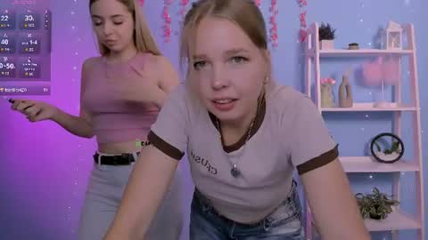 Snapshot of viola_sweet_ chatting on June 2026 08:18:01 AM viola_sweet_ online show from June 2026 08:18:01 AM
