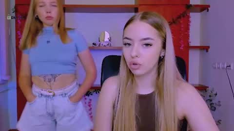 Snapshot of viola_sweet_ chatting on June 2026 09:01:01 AM viola_sweet_ online show from June 2026 09:01:01 AM