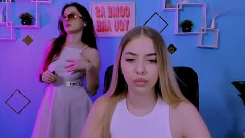 Snapshot of viola_sweet_ chatting on June 2026 09:06:02 AM viola_sweet_ online show from June 2026 09:06:02 AM