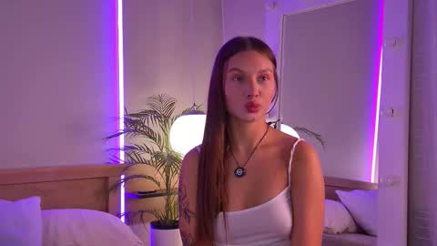 violaflirt online show from September 2025 04:06:02 AM