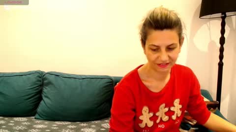 Snapshot of violafoxy chatting on December 2024 02:21:01 PM viola online show from December 2024 02:21:01 PM