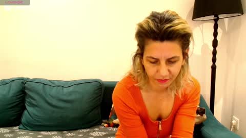 Snapshot of violafoxy chatting on December 2024 07:33:01 PM viola online show from December 2024 07:33:01 PM