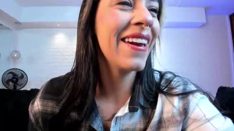 Snapshot of violeet_scott chatting on October 2025 10:50:01 AM Violett Everyday From 0530 to 1430 Col Time online show from October 2025 10:50:01 AM