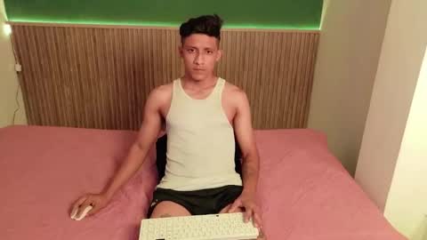 violet_and_dylan online show from December 2025 12:12:02 PM