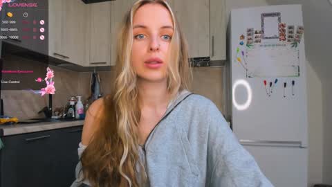 Violet online show from February 2025 01:33:01 PM