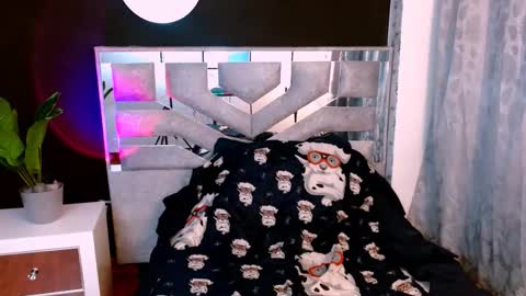 Snapshot of violet_bunnyy chatting on October 2025 03:06:01 AM Violet online show from October 2025 03:06:01 AM