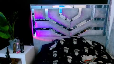 Snapshot of violet_bunnyy chatting on November 2025 11:21:01 AM Violet online show from November 2025 11:21:01 AM