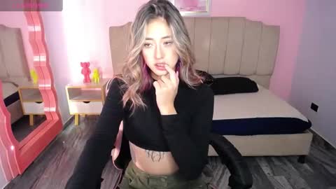 violet online show from December 2024 04:37:01 PM