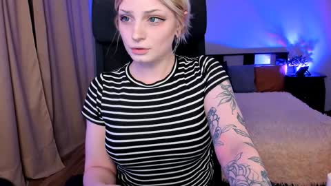 violet_oblivion online show from December 2024 10:21:01 PM