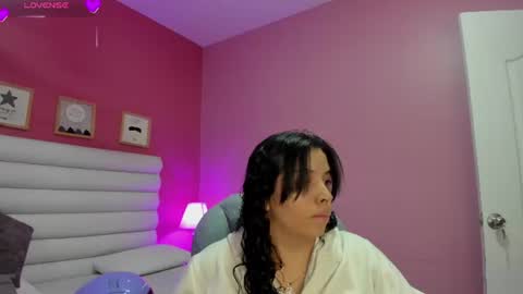 Snapshot of violet_sinclair chatting on July 2026 11:14:01 AM violet_sinclair online show from July 2026 11:14:01 AM