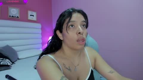 Snapshot of violet_sinclair chatting on July 2026 12:09:01 PM violet_sinclair online show from July 2026 12:09:01 PM