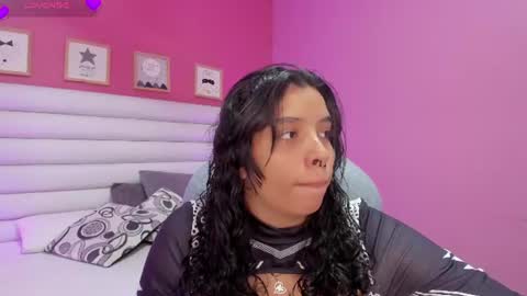 Snapshot of violet_sinclair chatting on July 2026 11:36:01 AM violet_sinclair online show from July 2026 11:36:01 AM