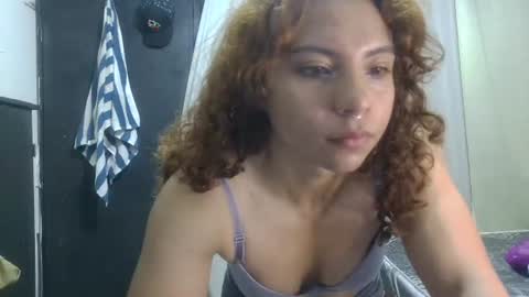 Snapshot of violet_smmithh chatting on June 2026 03:11:01 AM Violet online show from June 2026 03:11:01 AM