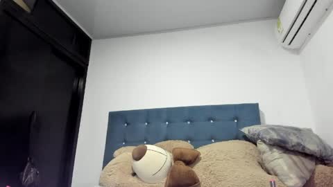 violeta_bigboobs_25_ online show from April 2026 02:45:01 AM