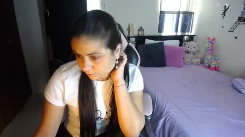 Snapshot of violeta_campbell chatting on February 2025 07:15:02 PM violeta.. online show from February 2025 07:15:02 PM