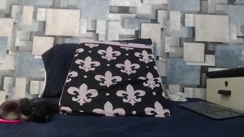 Violeta  online show from November 2025 07:38:01 PM