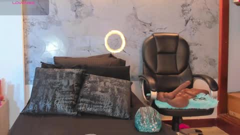 Violet  online show from September 2025 03:33:02 AM