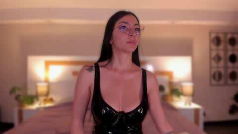 Violeta  online show from April 2026 11:33:02 AM