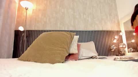 violeta fowler online show from October 2025 05:48:02 AM