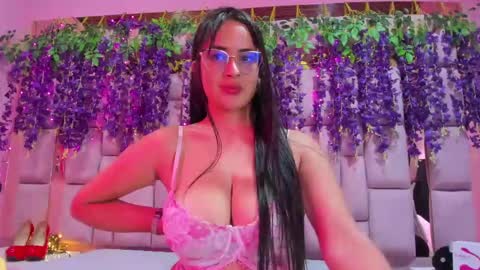 Snapshot of violeta_hard chatting on January 2025 09:19:01 AM Valentina Hard online show from January 2025 09:19:01 AM