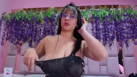 Snapshot of violeta_hard chatting on February 2025 06:21:01 AM Valentina Hard online show from February 2025 06:21:01 AM