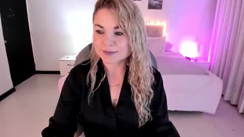 violeta_hotter_ online show from November 2025 10:15:02 AM
