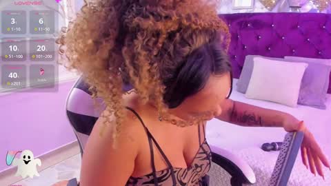 Snapshot of violeta_medina chatting on January 2025 10:20:02 AM violeta_medina online show from January 2025 10:20:02 AM